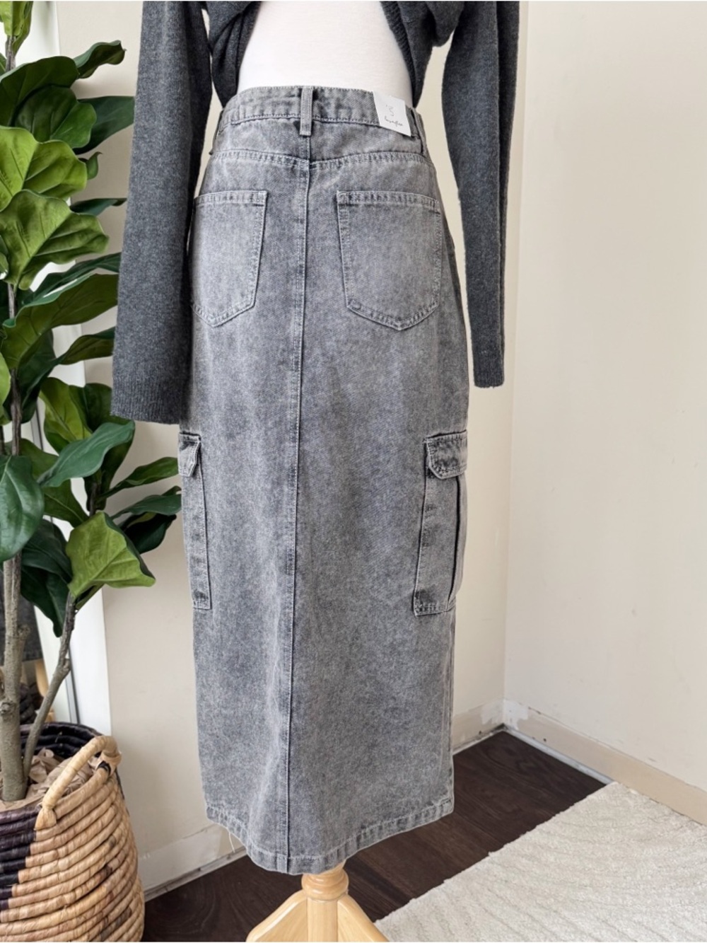 Love fire Gray Acid Wash Cargo Denim Midi Skirt High Rise Utility Style Size 5 - Picture 11 of 12